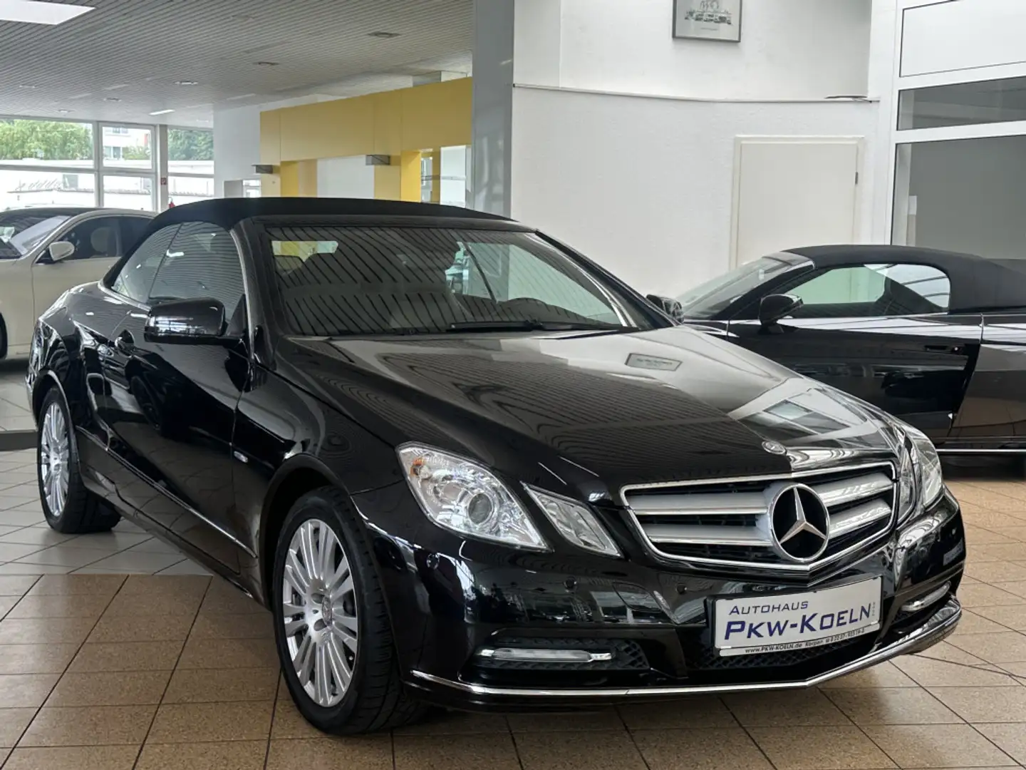 Mercedes-Benz E 200 CGI BlueEfficiency *LEDER*AIRSCARF* Schwarz - 2
