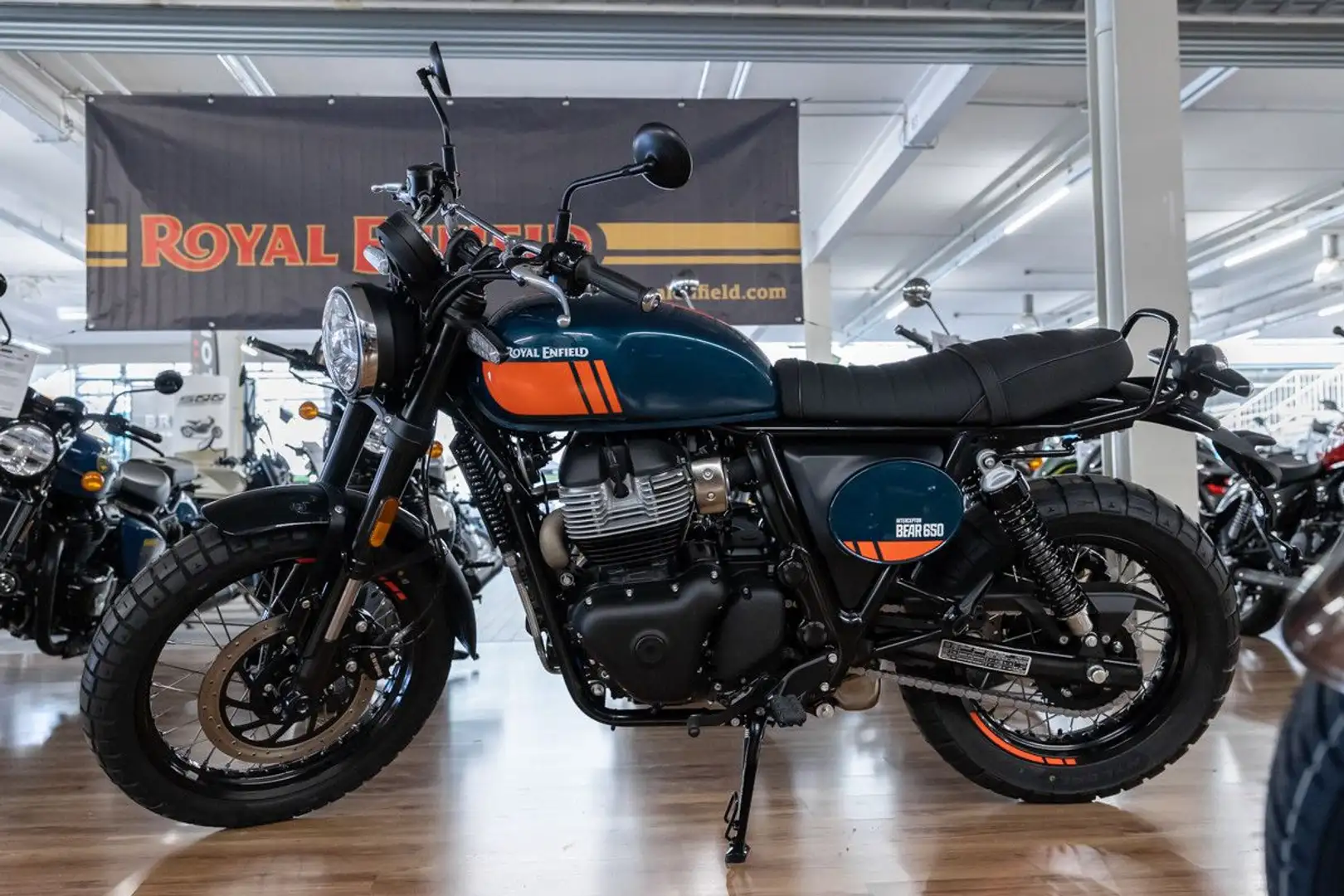 Royal Enfield BEAR 650 neues Modell 2025, sofort lieferbar Verde - 2