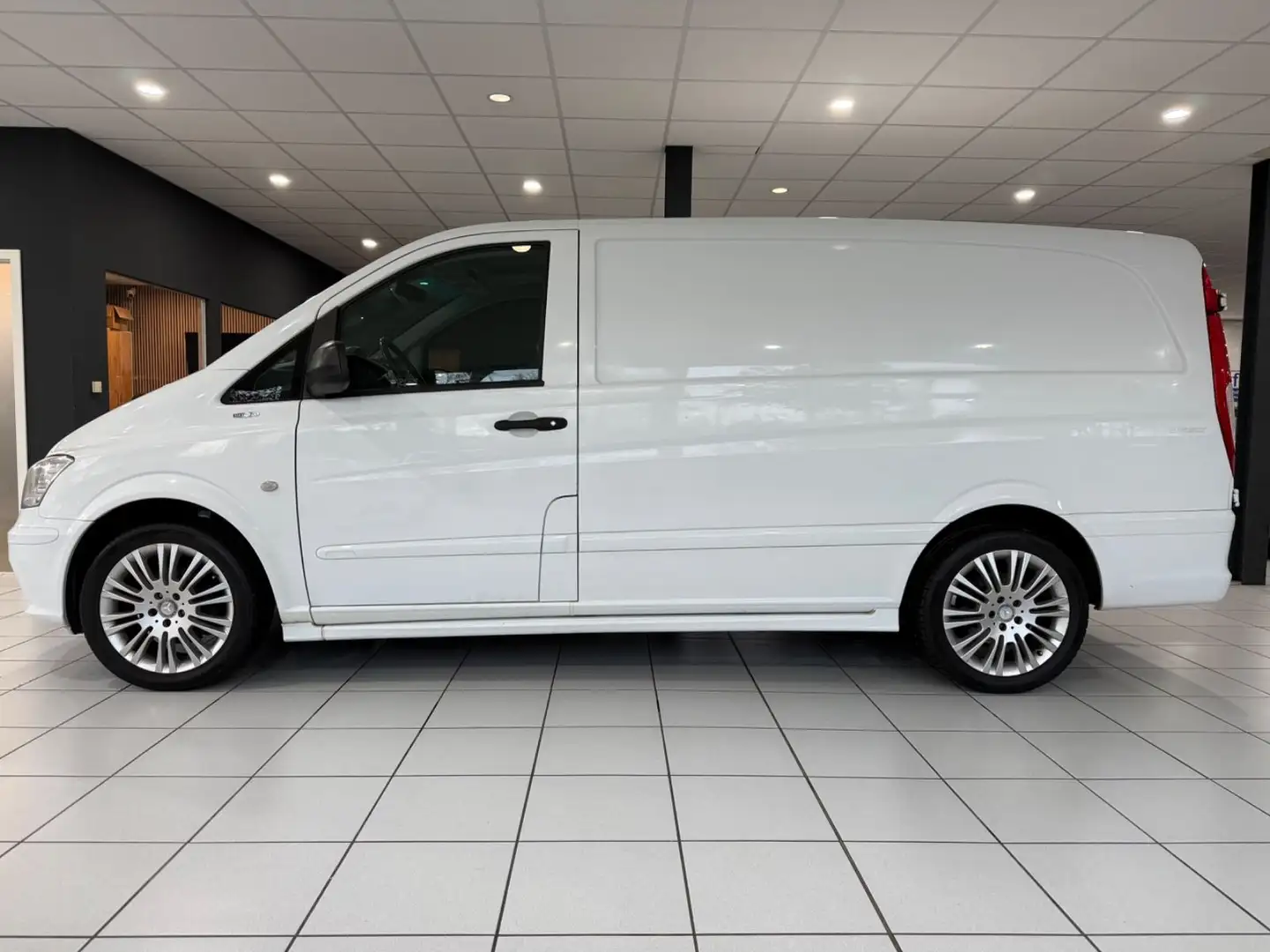 Mercedes-Benz Vito Kasten 116 CDI Lang*KLIMA*SHZ*AHK*SORTIMO* Weiß - 2