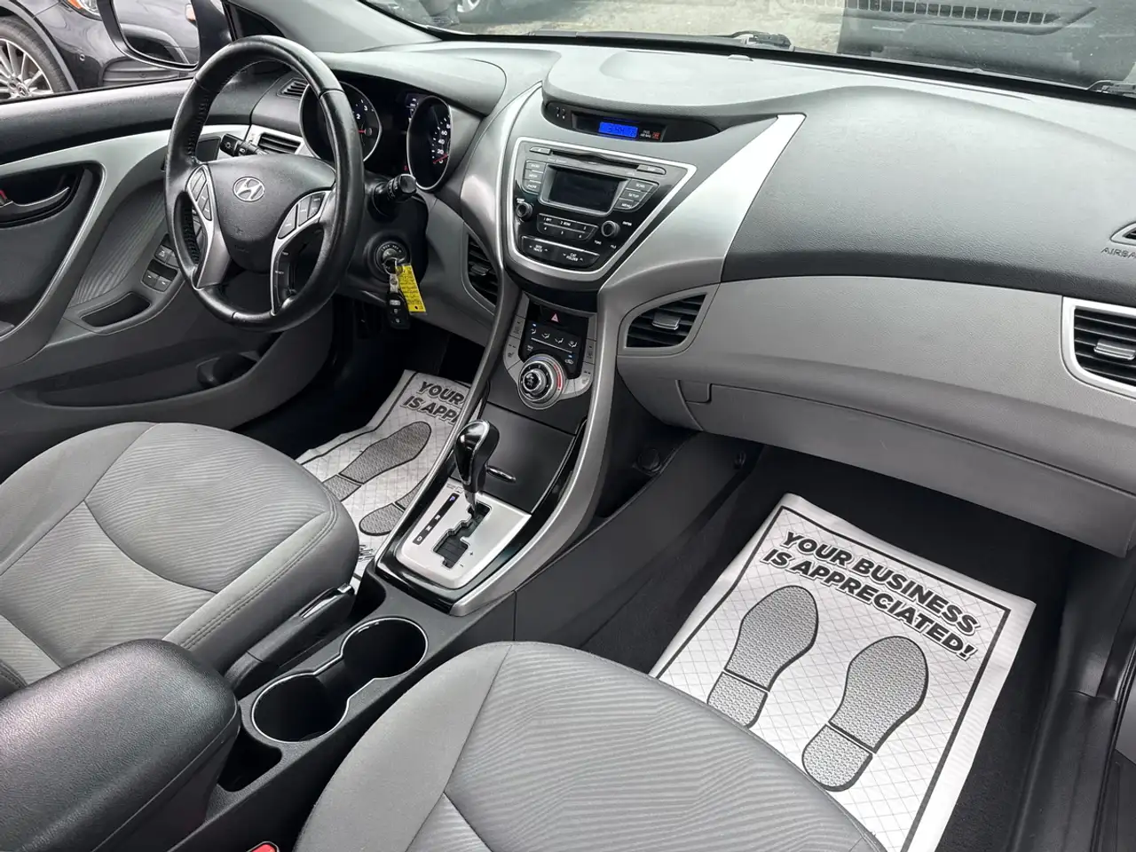 Hyundai ELANTRA fotografie Hyundai ELANTRA