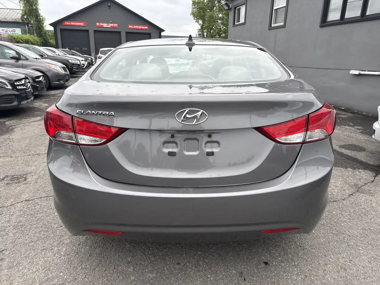 Hyundai ELANTRA fotografie Hyundai ELANTRA