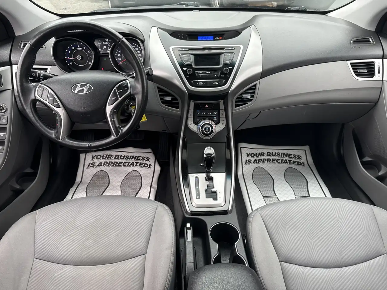 Hyundai ELANTRA fotografie Hyundai ELANTRA
