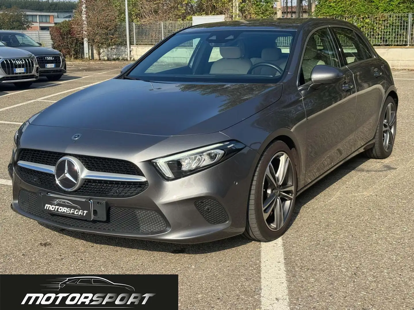 Mercedes-Benz A 180 d Premium Int. Pelle LED Navi Retrocamera Grigio - 2