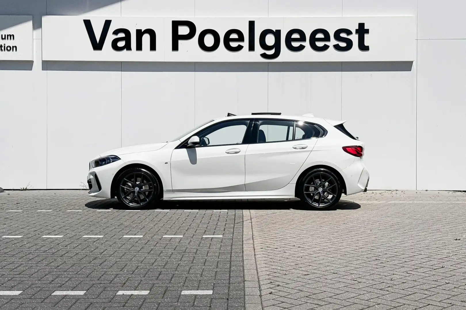 BMW 120 1 Serie 120i High Executive M Sport | Panoramadak Wit - 2