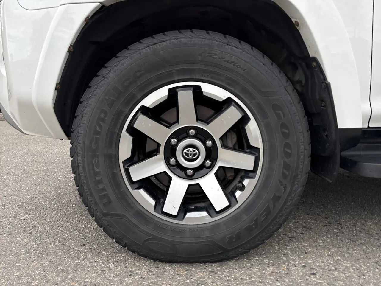 Toyota 4-Runner снимка Toyota 4-Runner