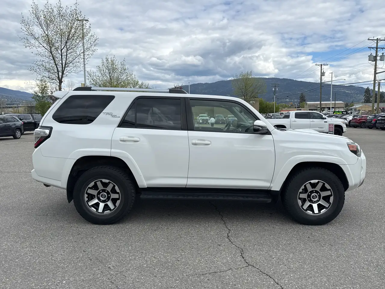 Toyota 4-Runner снимка Toyota 4-Runner
