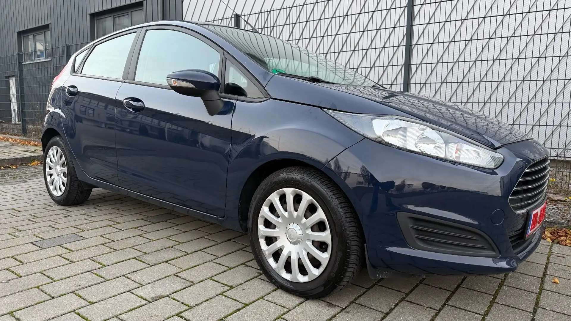Ford Fiesta AUTOMATIK TÜV NEU,1-HAND,WENIG-KM,KLIMA Blau - 2