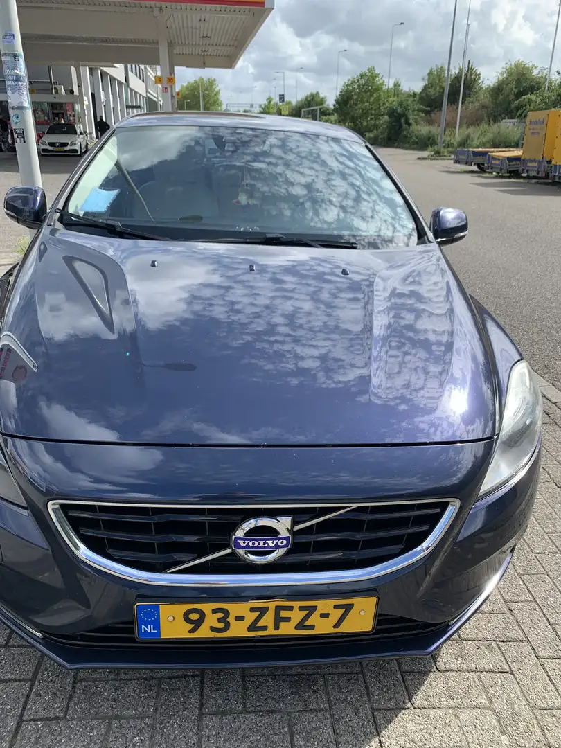 Volvo V40 1.6 D2 Momentum Azul - 1