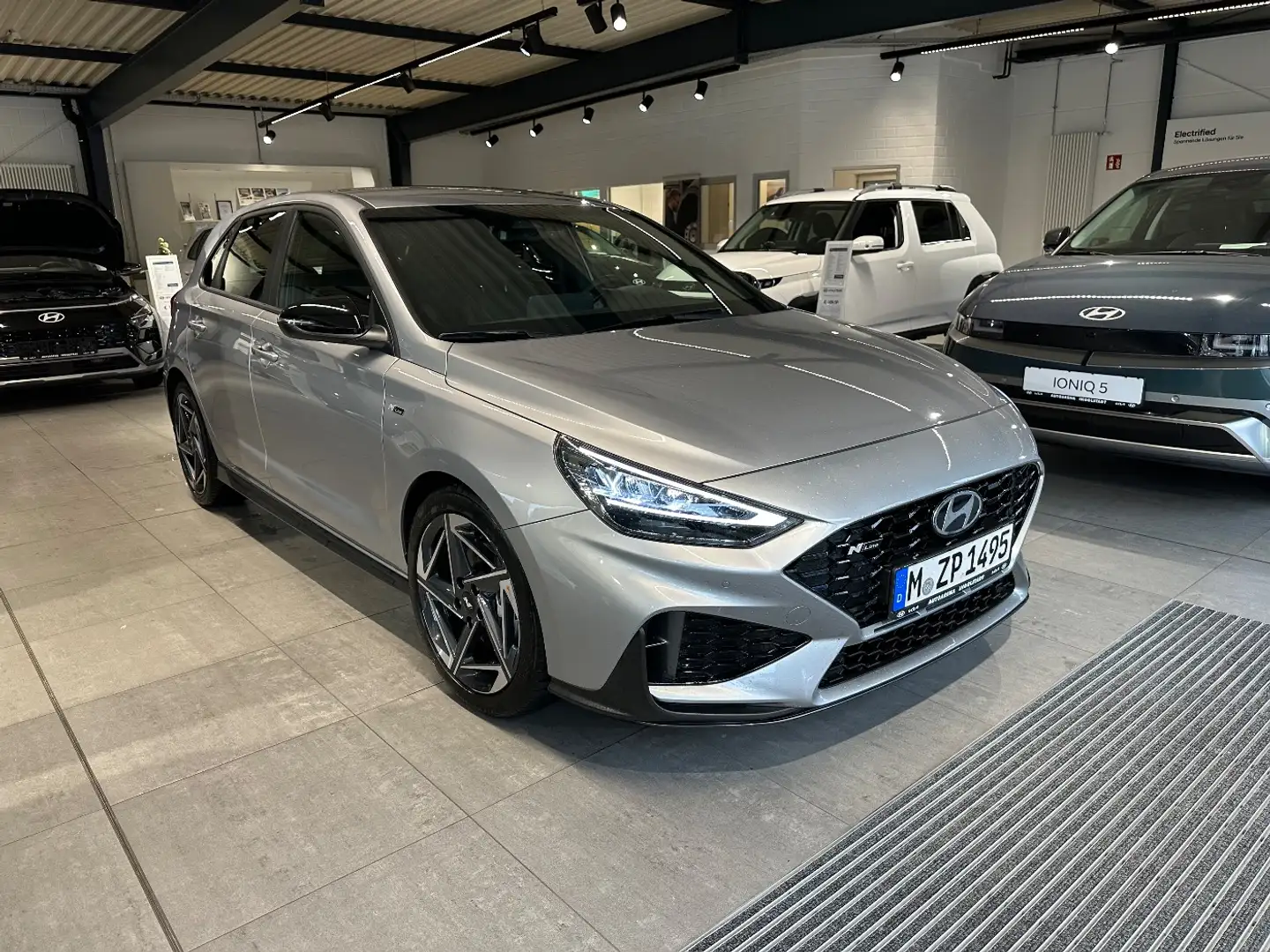 Hyundai i30 1.5 T-GDI N Line 2xKlima ACC AUT DynLicht Silber - 2