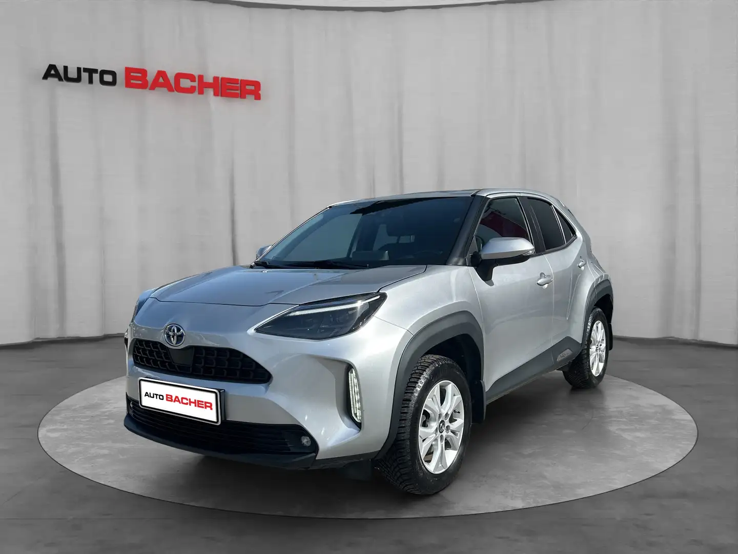 Toyota Yaris Cross Yaris Cross Active Drive HSD 2WD Silber - 1