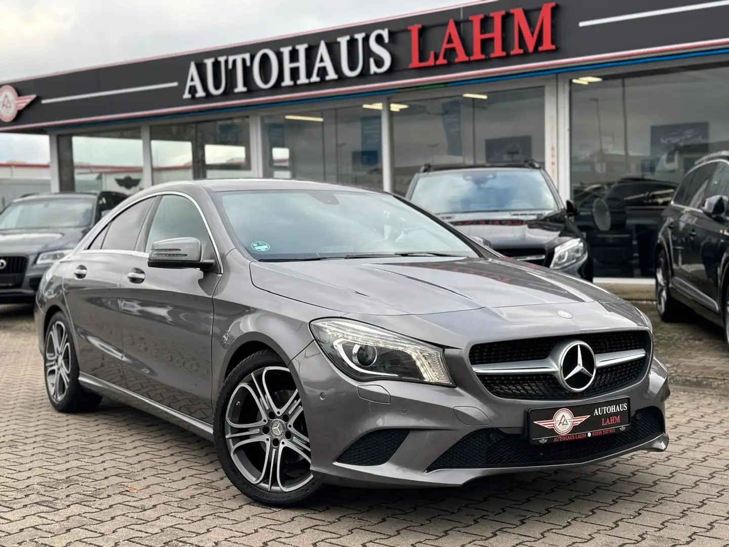 Mercedes-Benz CLA 180 7G-DCT COUPE*LED*PDC*SITZHEIZUNG*AMBIENT Grau - 1