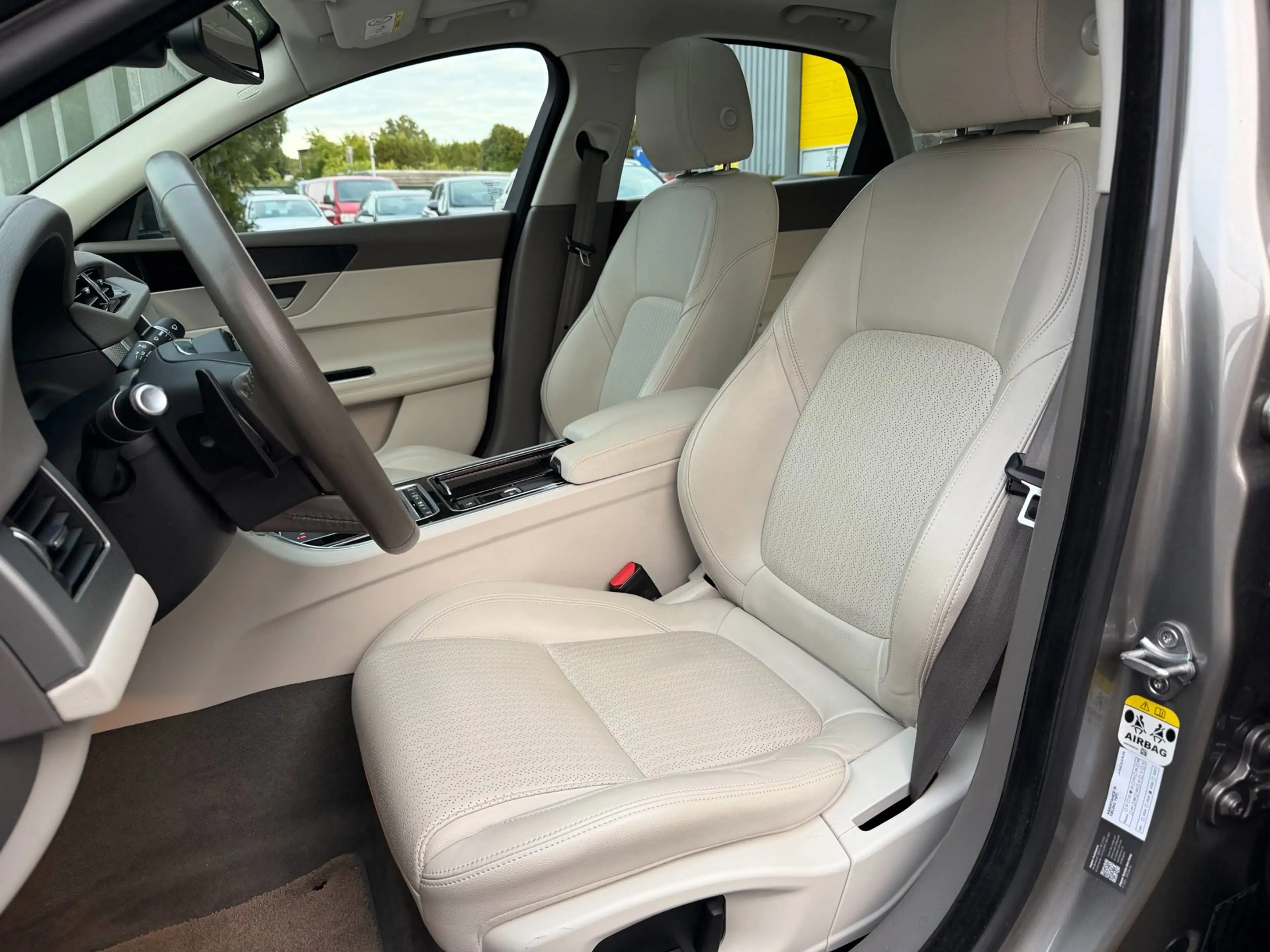 Jaguar XF 2.0 Portfolio|Org NL|Pano — photo 15