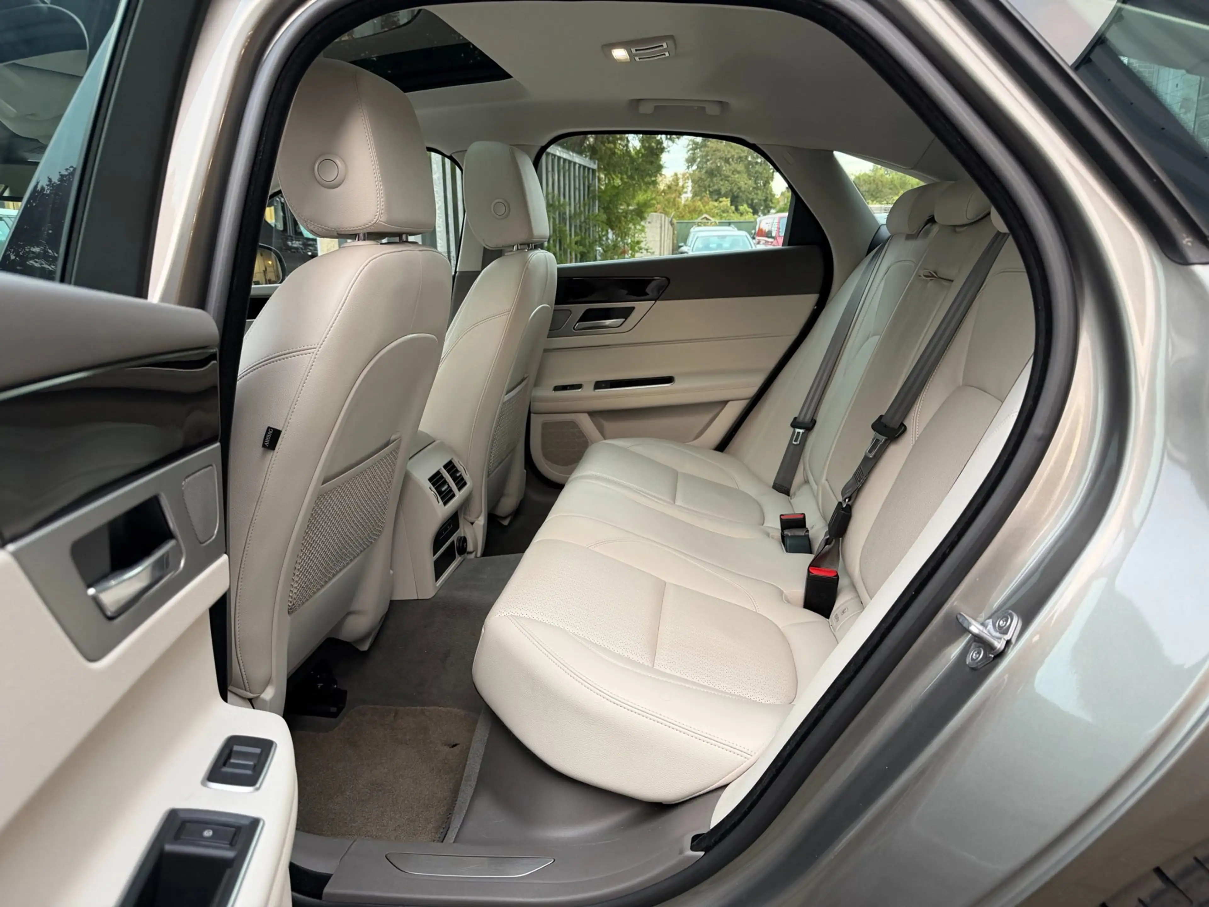Jaguar XF 2.0 Portfolio|Org NL|Pano — photo 18