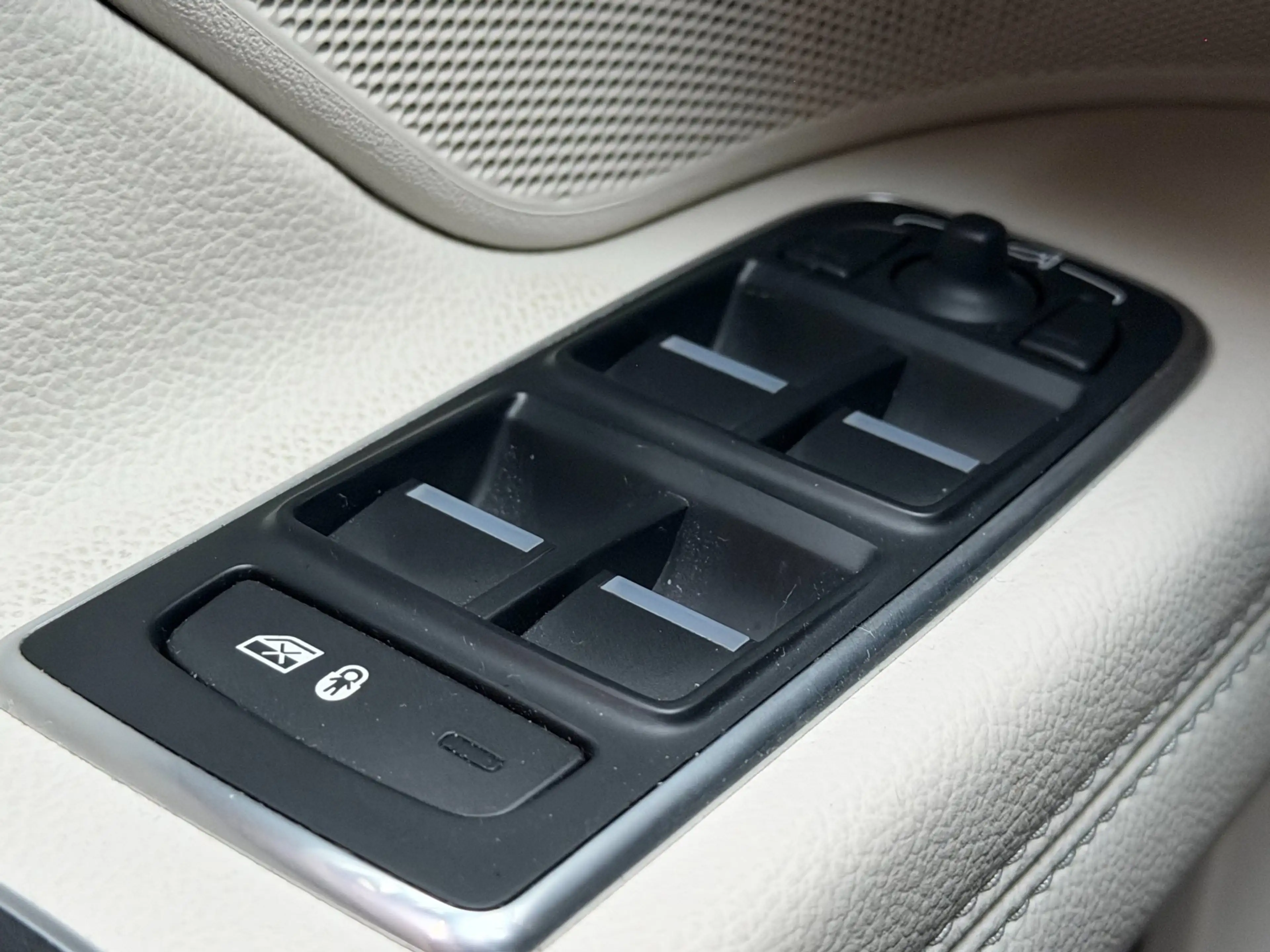Jaguar XF 2.0 Portfolio|Org NL|Pano — photo 32