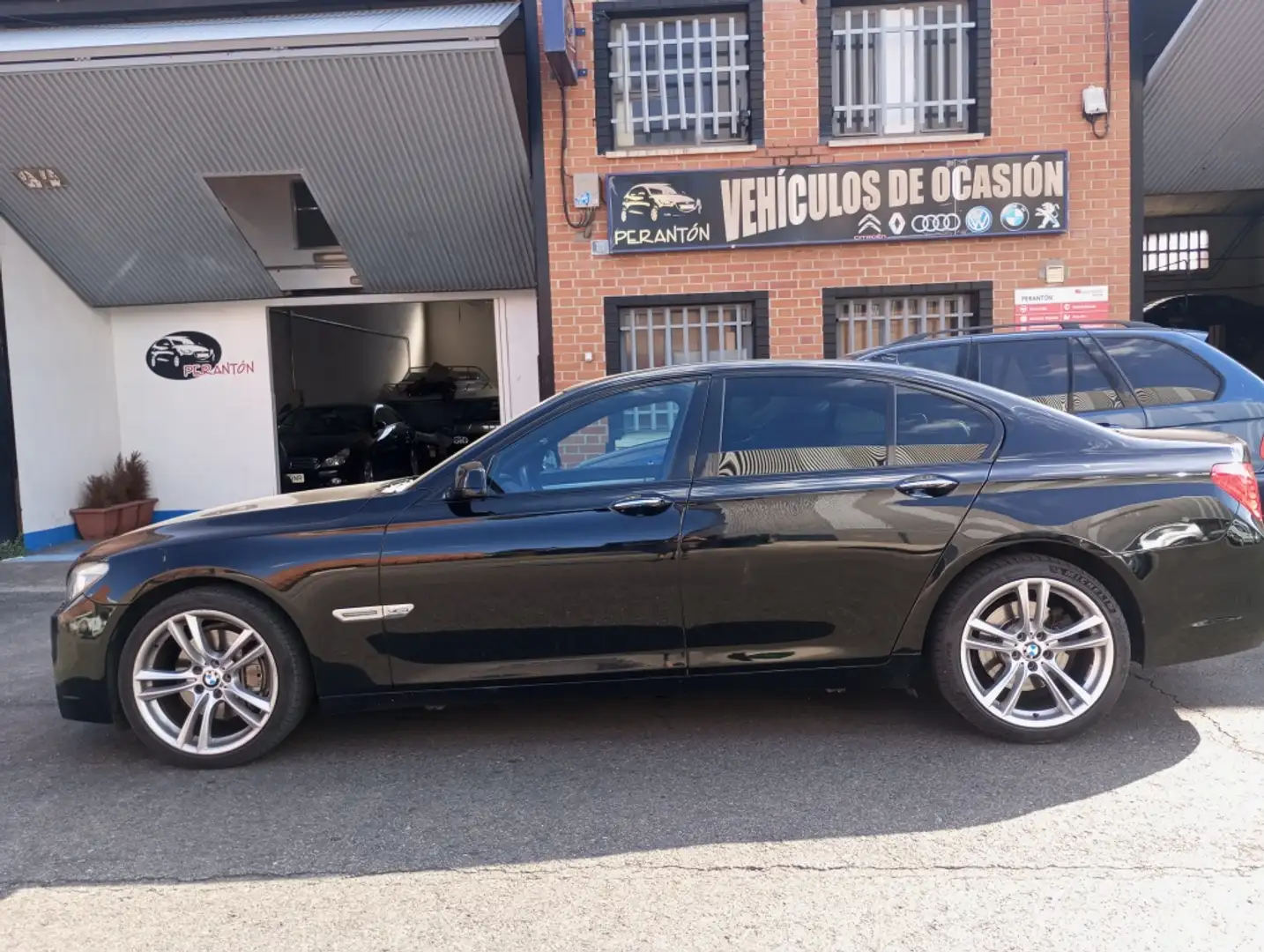 BMW 740 740dA Negro - 1