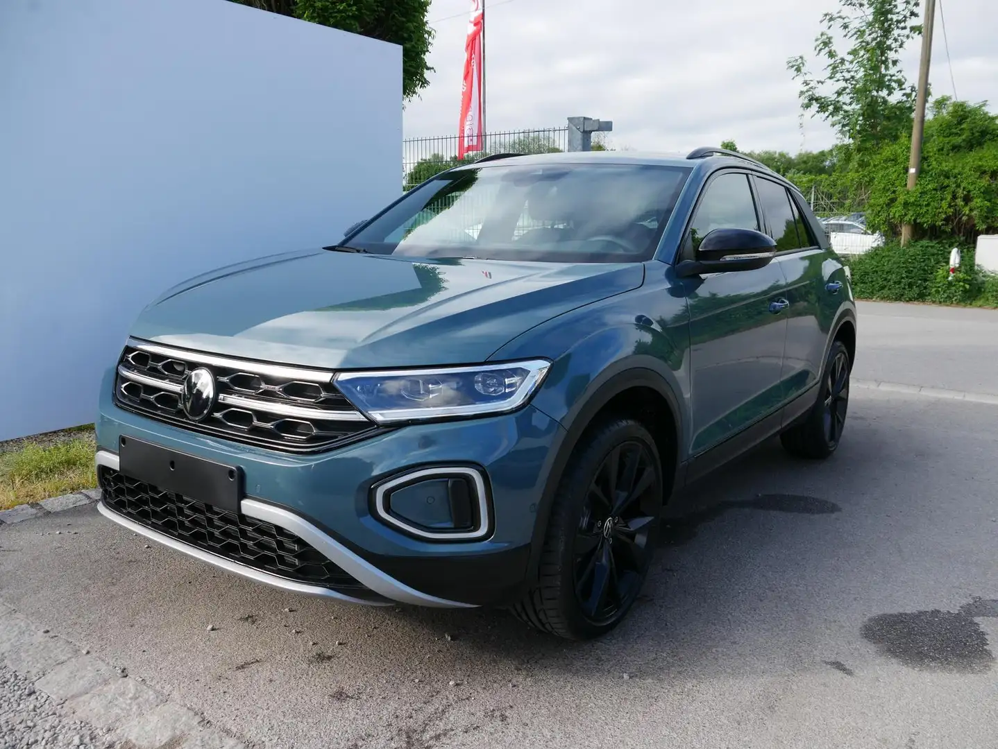 Volkswagen T-Roc Style 1,5 TSI DSG*AHK*ACC*MATRIX-LED*SHZ*PDC*KA... Blau - 1