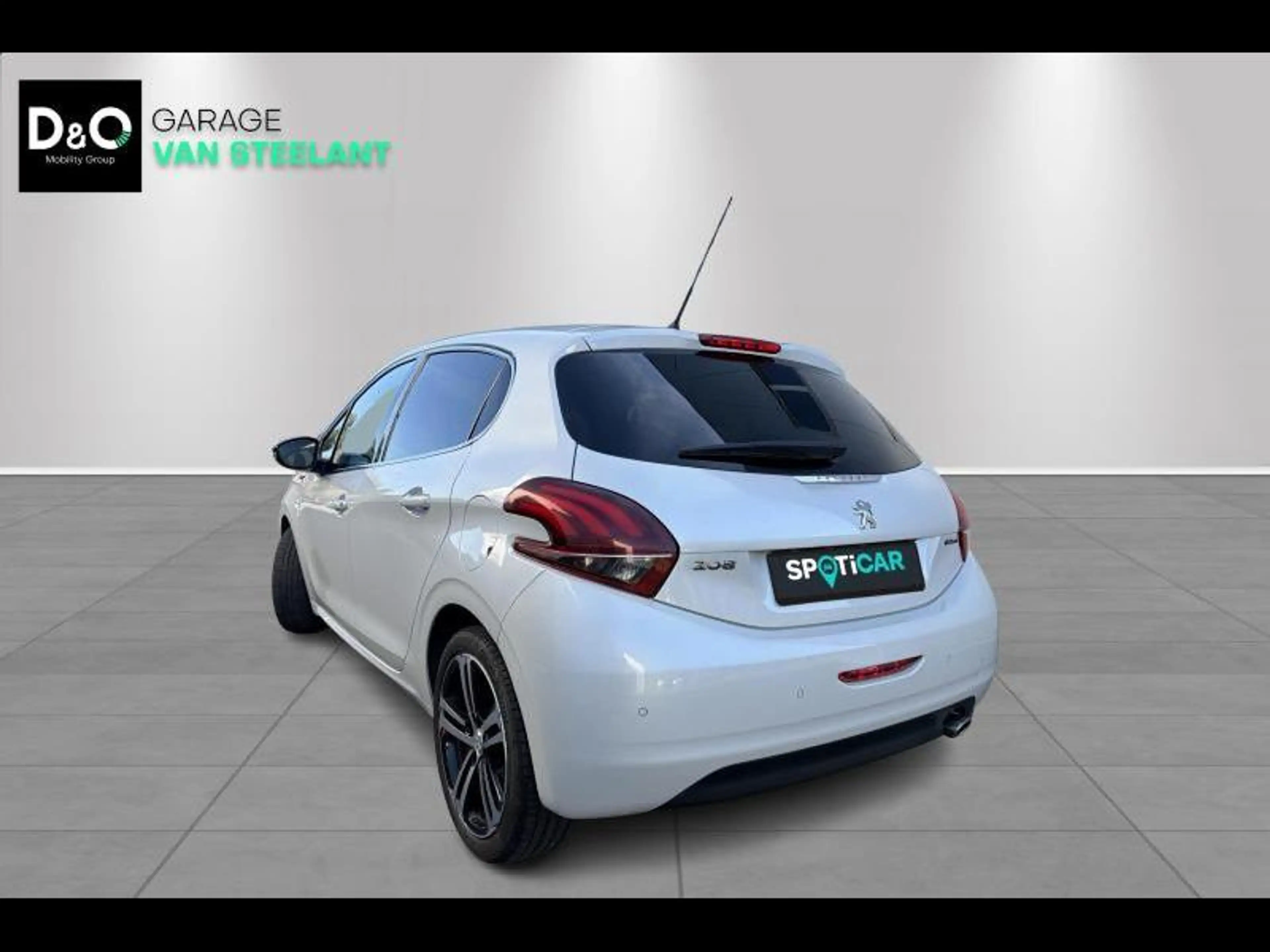 Peugeot 208 GT-Line.CAM.SENS.CARPLAY.LEDER — photo 2