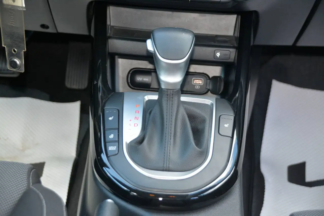 Kia Forte снимка Kia Forte