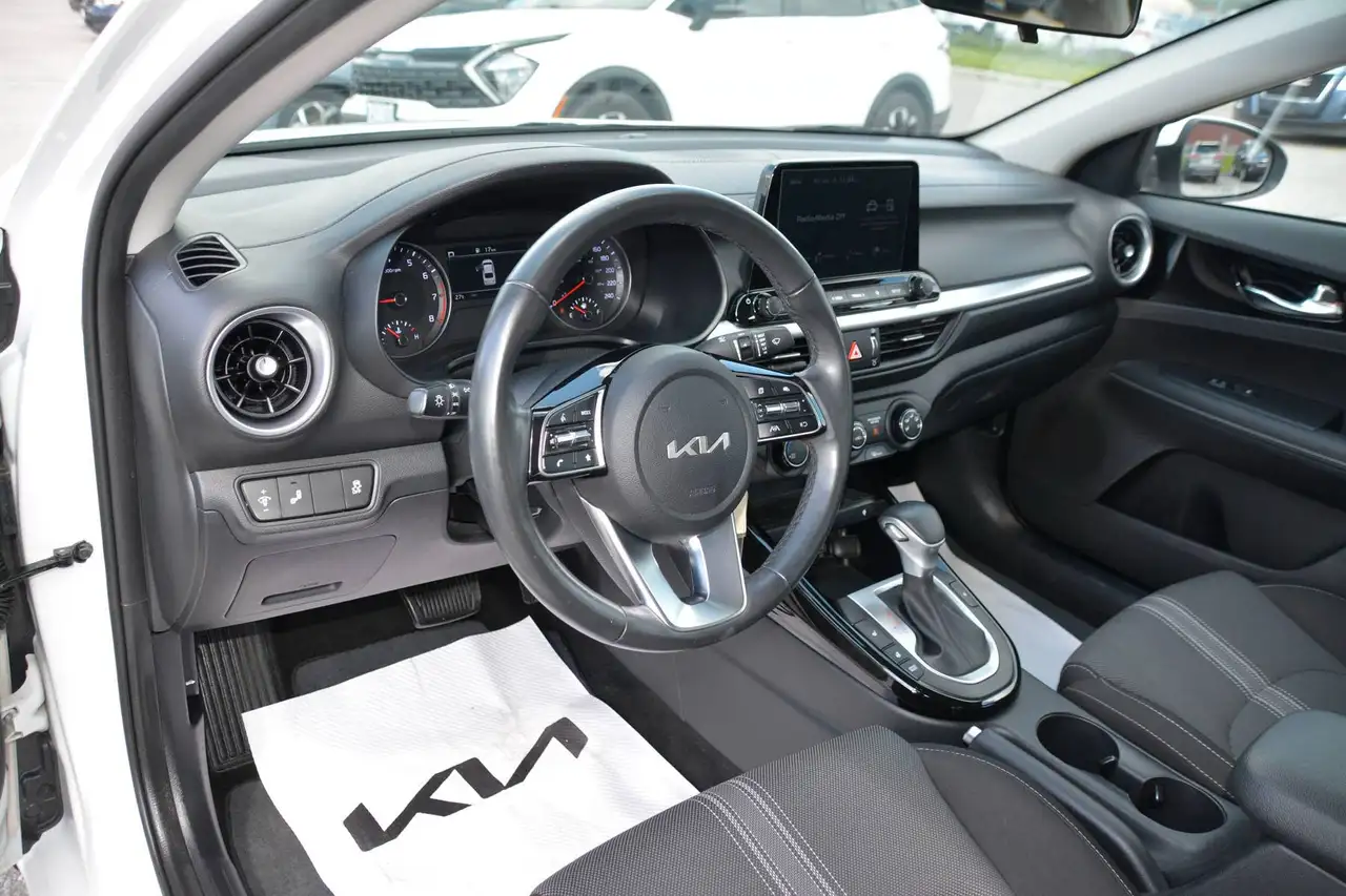 Kia Forte снимка Kia Forte