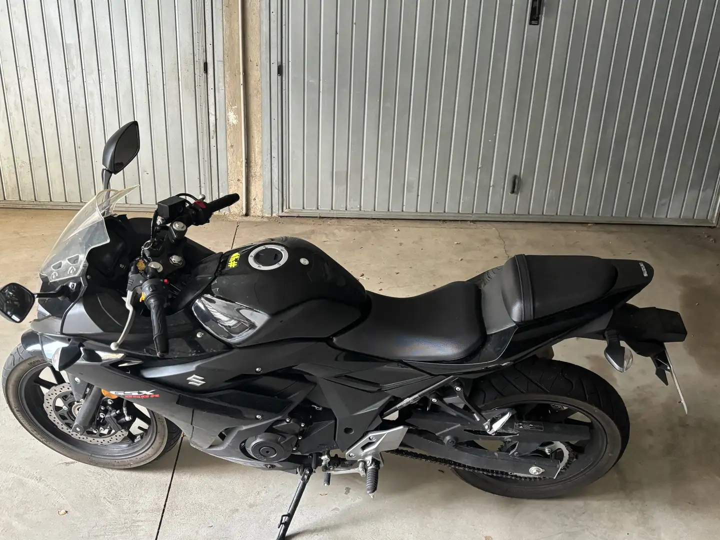 Suzuki GSX 250 Black - 2