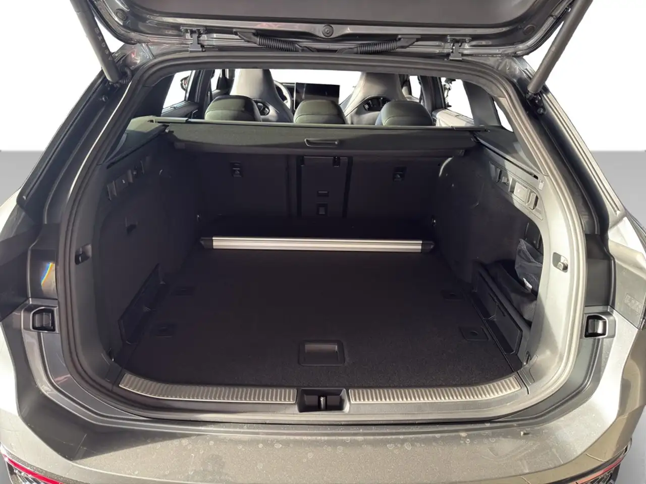 Volkswagen Passat Variant 2.0 TDI DSG 4Motion R-Line Signature DCC AHK*PA... 9