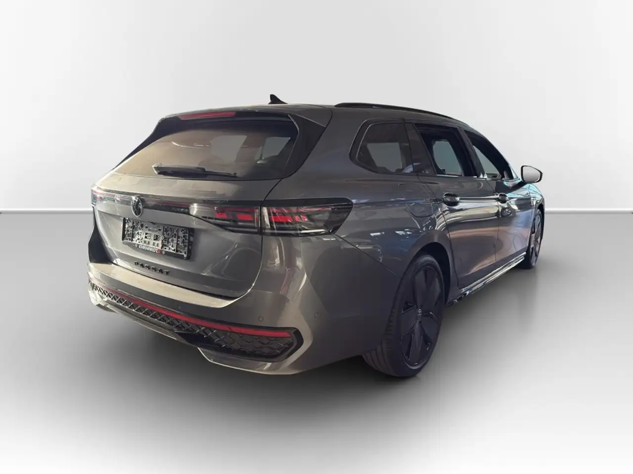 Volkswagen Passat Variant 2.0 TDI DSG 4Motion R-Line Signature DCC AHK*PA... 5