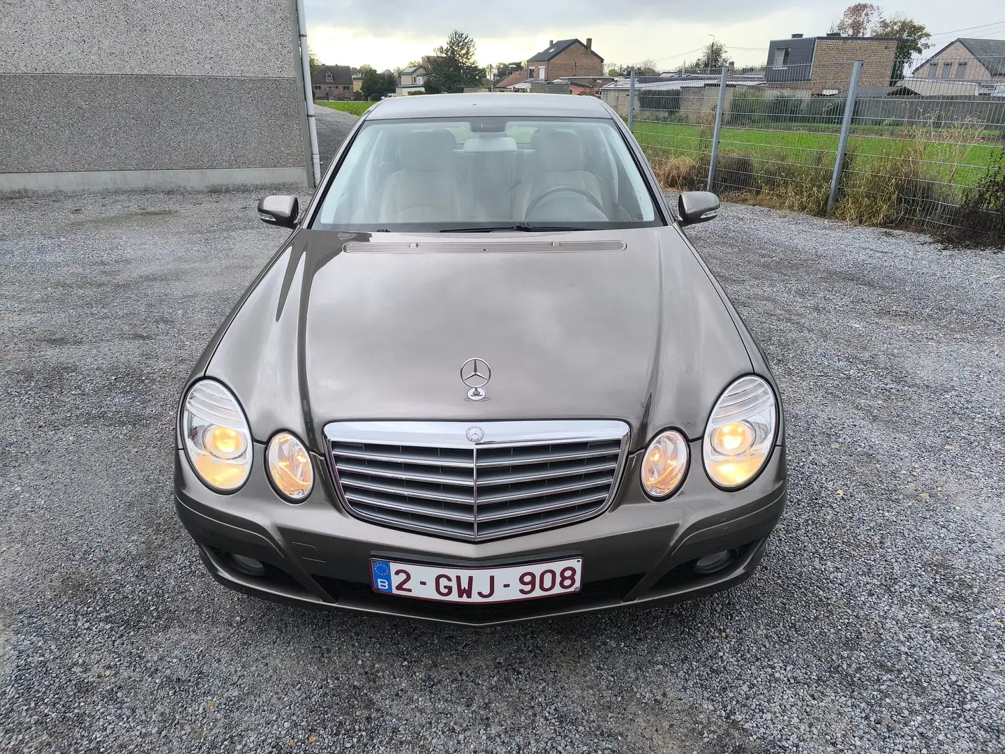 Mercedes-Benz E 220 E 220 CDI Avantgarde (EURO 4) Béžová - 1