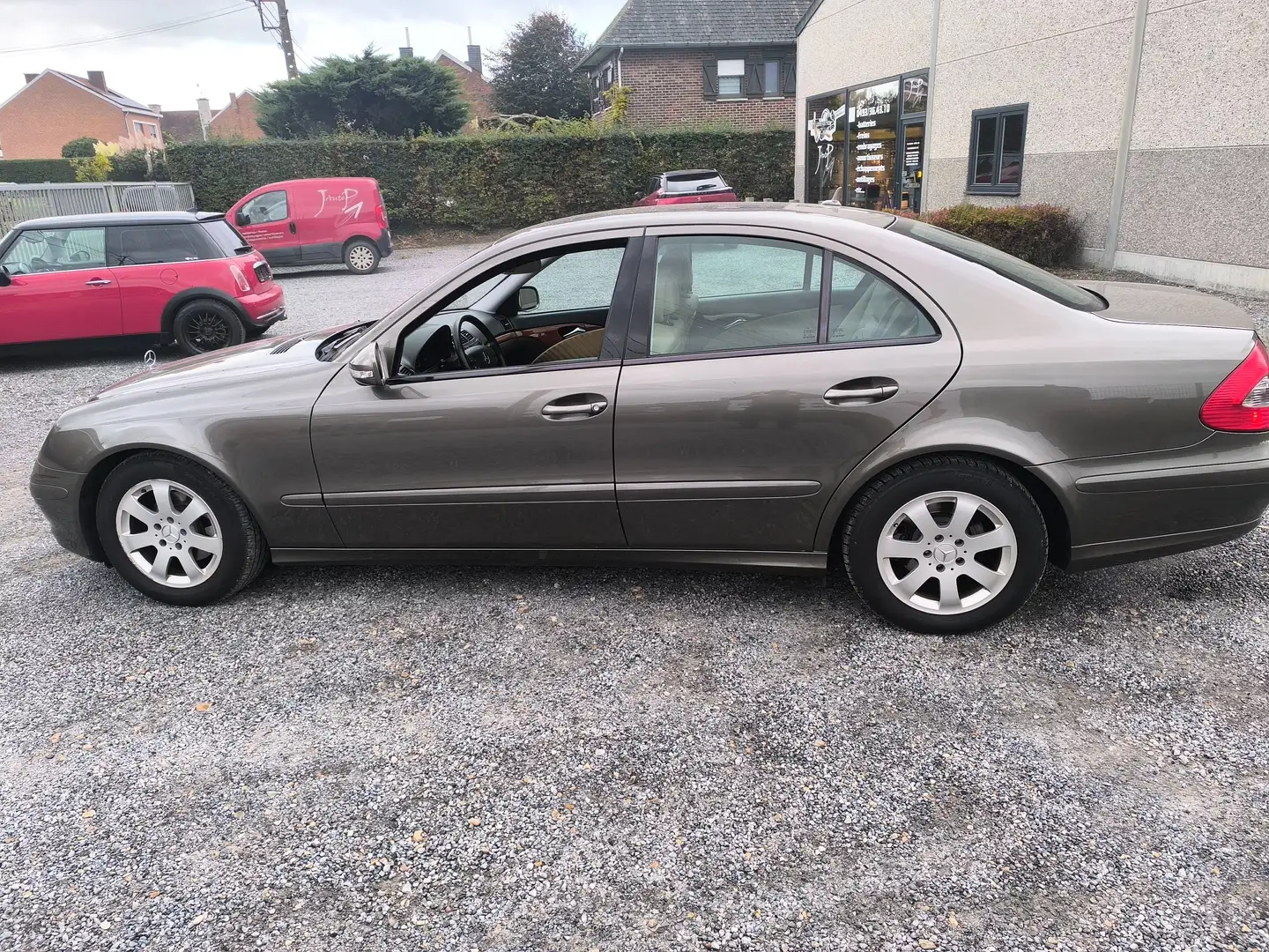 Mercedes-Benz E 220 E 220 CDI Avantgarde (EURO 4) Béžová - 2
