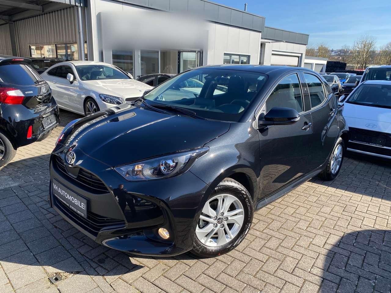 Toyota-Yaris-1.5*15ALU*A-GRA*APPLE&ANDROID*Klima*KAMERA*Sitzhei