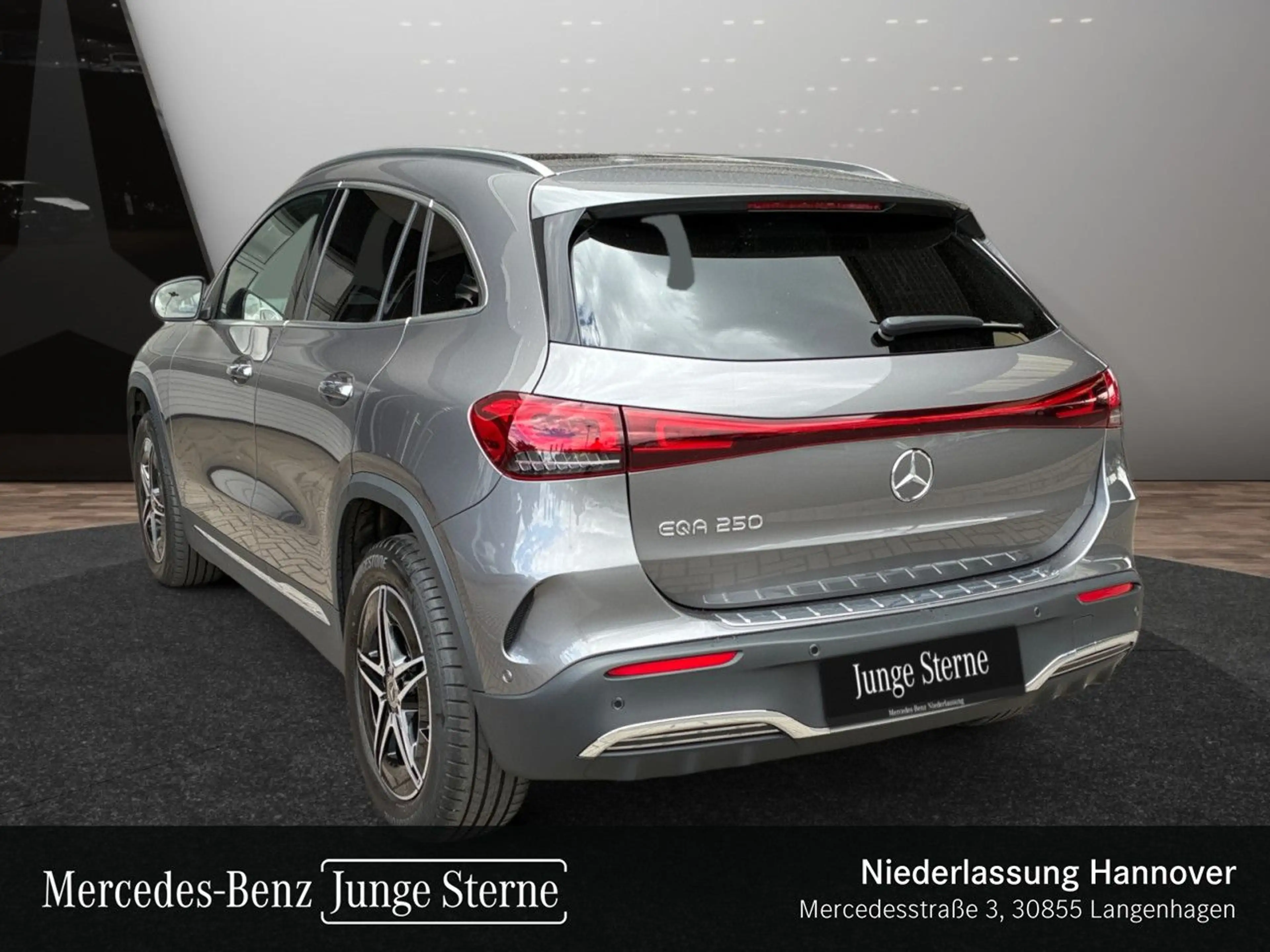Mercedes-Benz EQA 250 AMG+PLUS-PAKET+PANO+360+MEMORY+KEYLESS — photo 10
