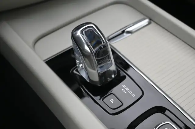 Volvo XC60 view 17