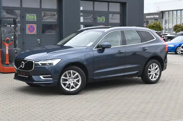 2018 Volvo XC60 in Blue for sale