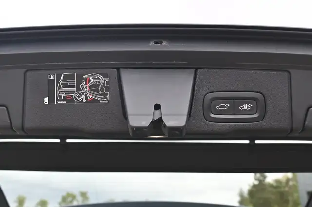 Volvo XC60 view 7