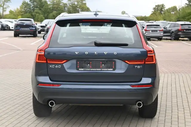Volvo XC60 view 4
