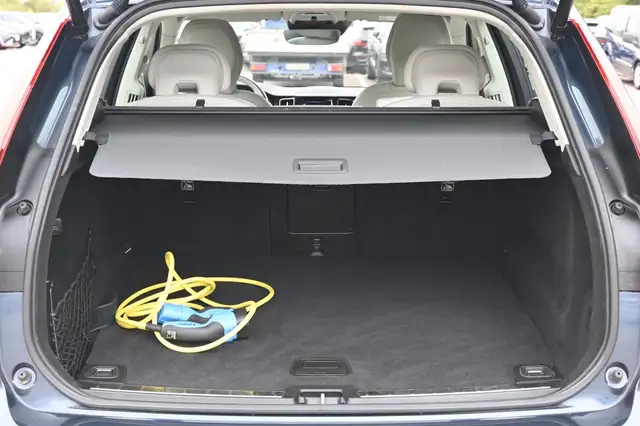 Volvo XC60 view 6