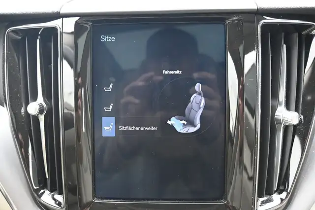 Volvo XC60 view 23