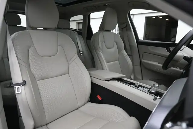 Volvo XC60 view 13