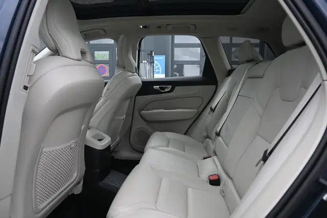 Volvo XC60 view 14
