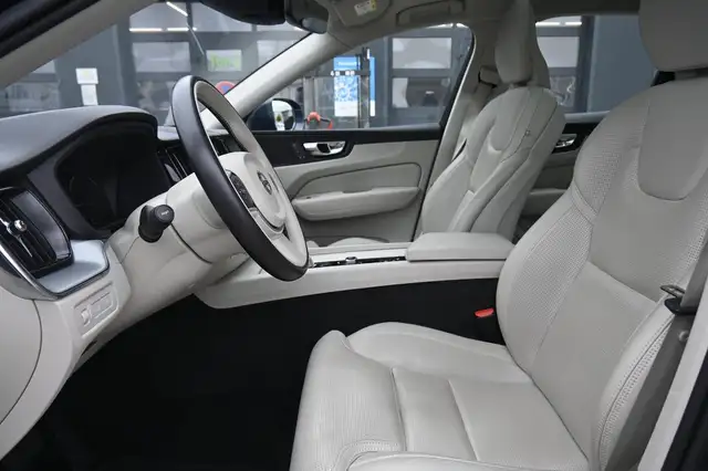 Volvo XC60 view 10