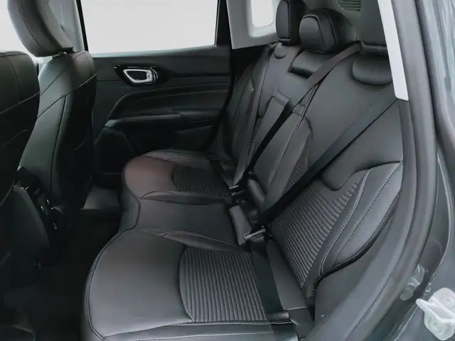 Jeep Compass view 5