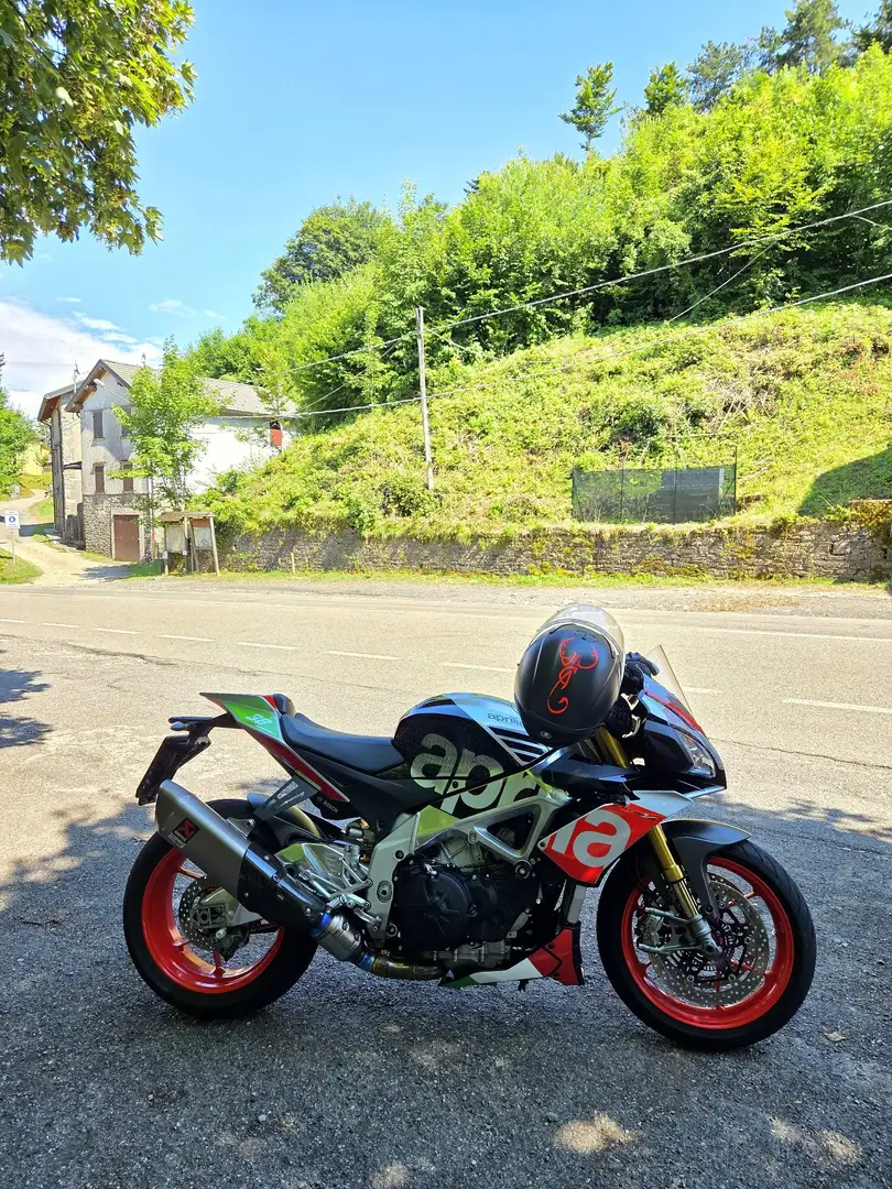 Aprilia Tuono V4 Factory Plateado - 1
