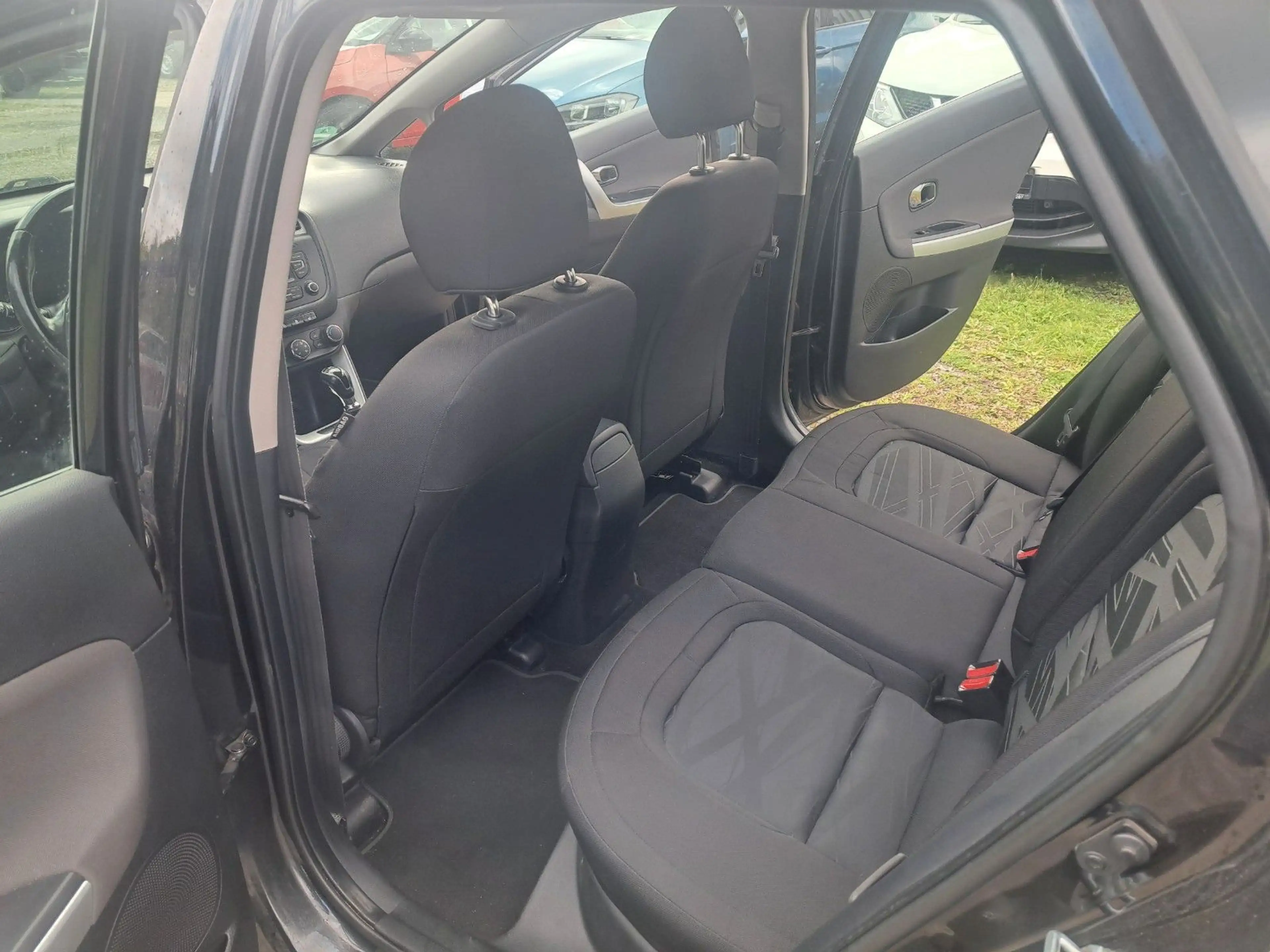 Kia Ceed SW / cee'd SW Klima Scheckheft TÜV 04/2028 — photo 11