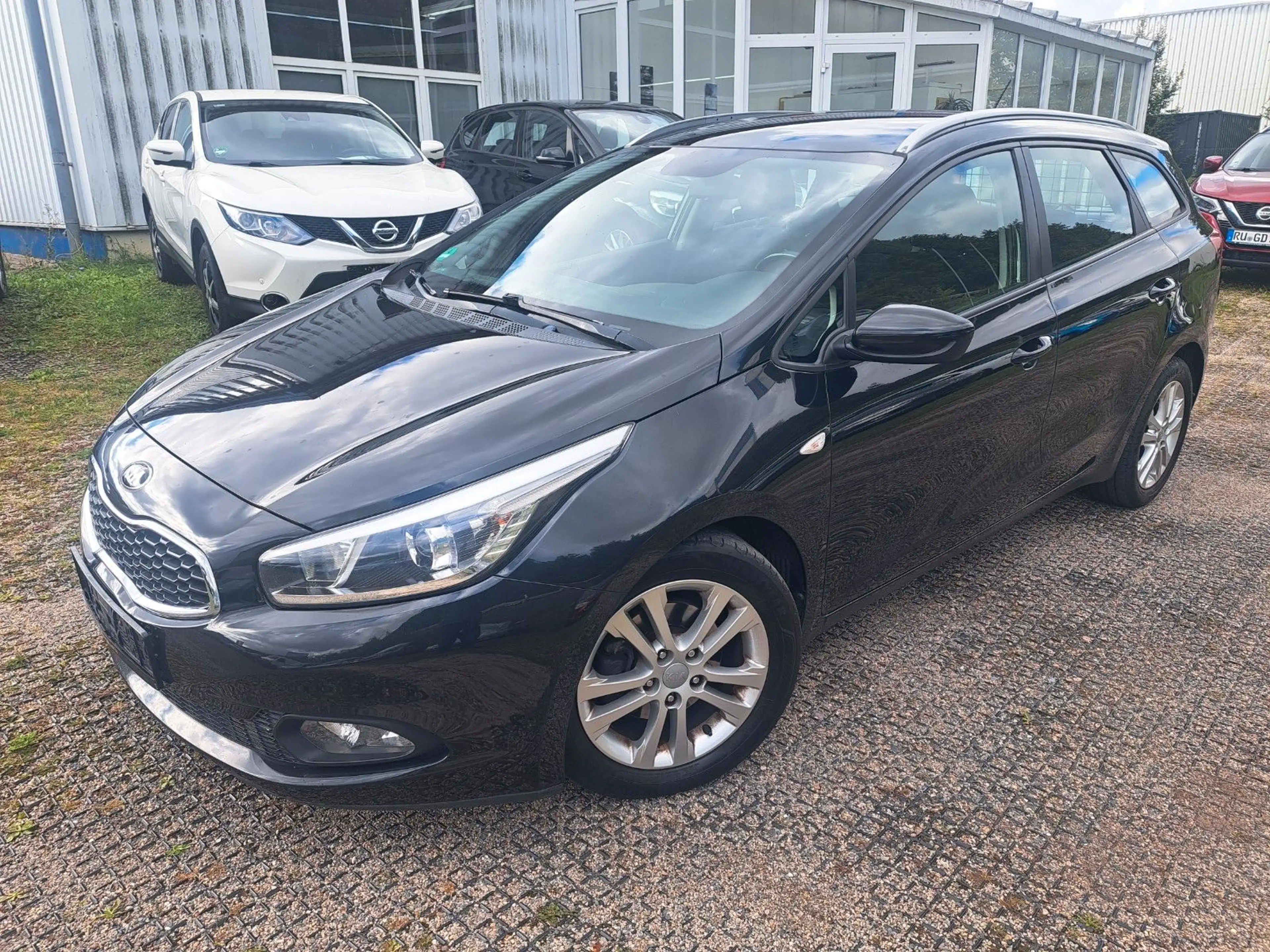 Kia Ceed SW / cee'd SW Klima Scheckheft TÜV 04/2028 — photo 4