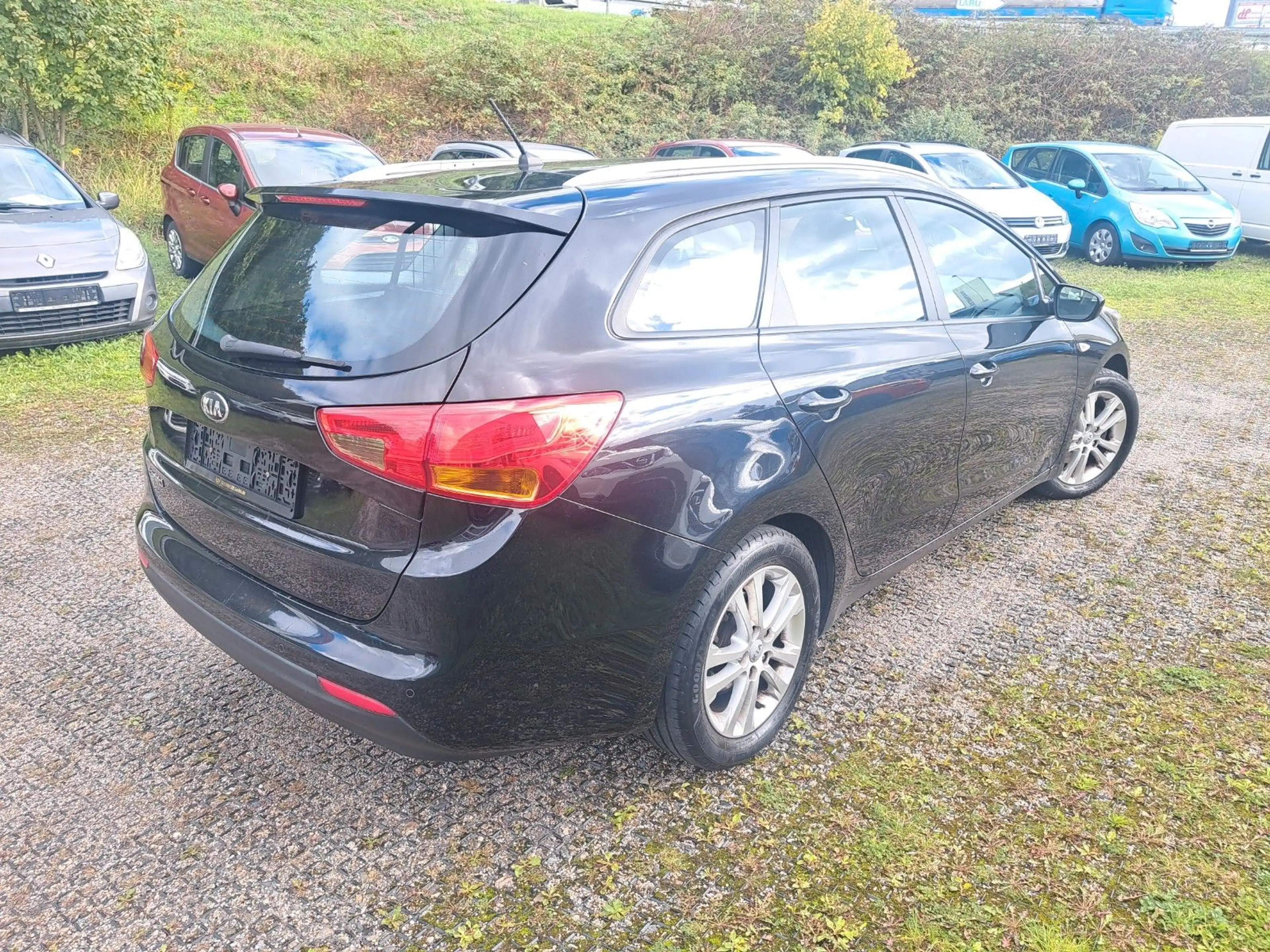 Kia Ceed SW / cee'd SW Klima Scheckheft TÜV 04/2028 — photo 7