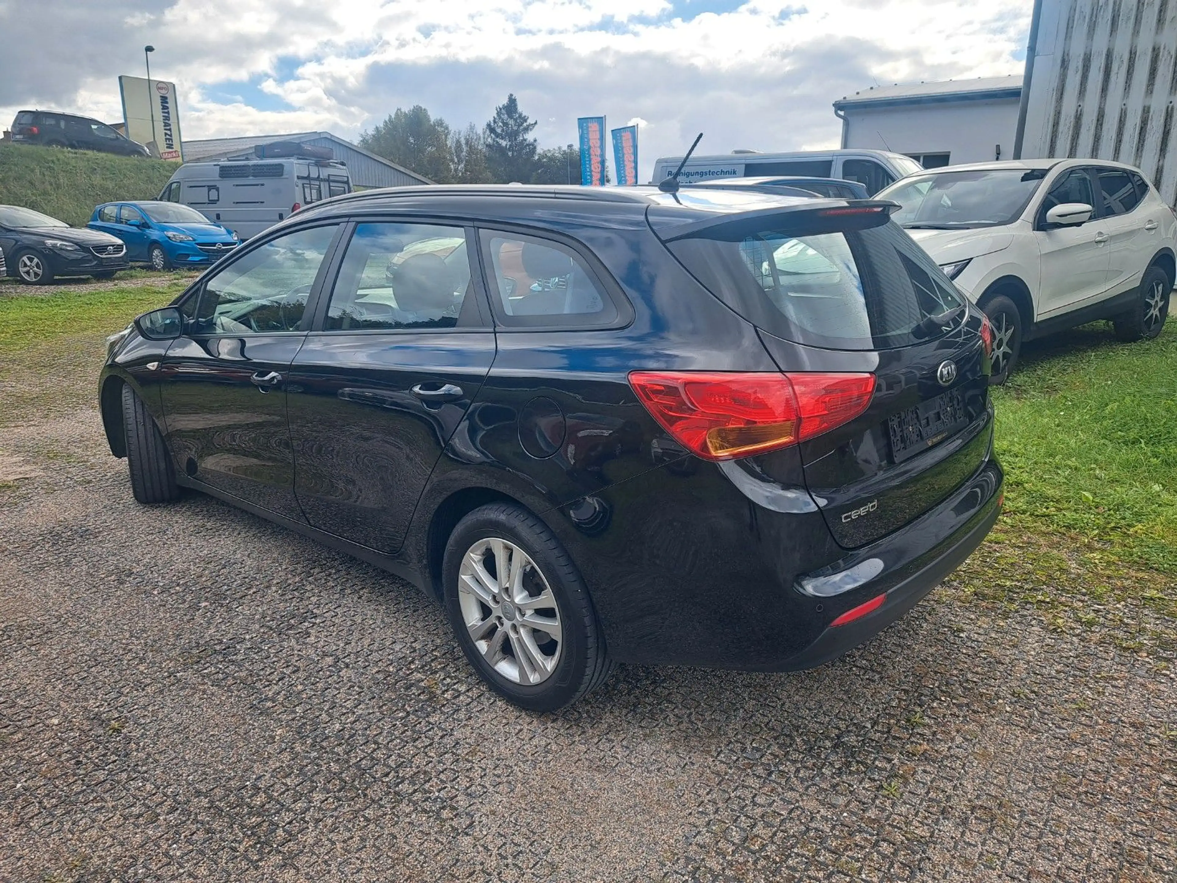 Kia Ceed SW / cee'd SW Klima Scheckheft TÜV 04/2028 — photo 6