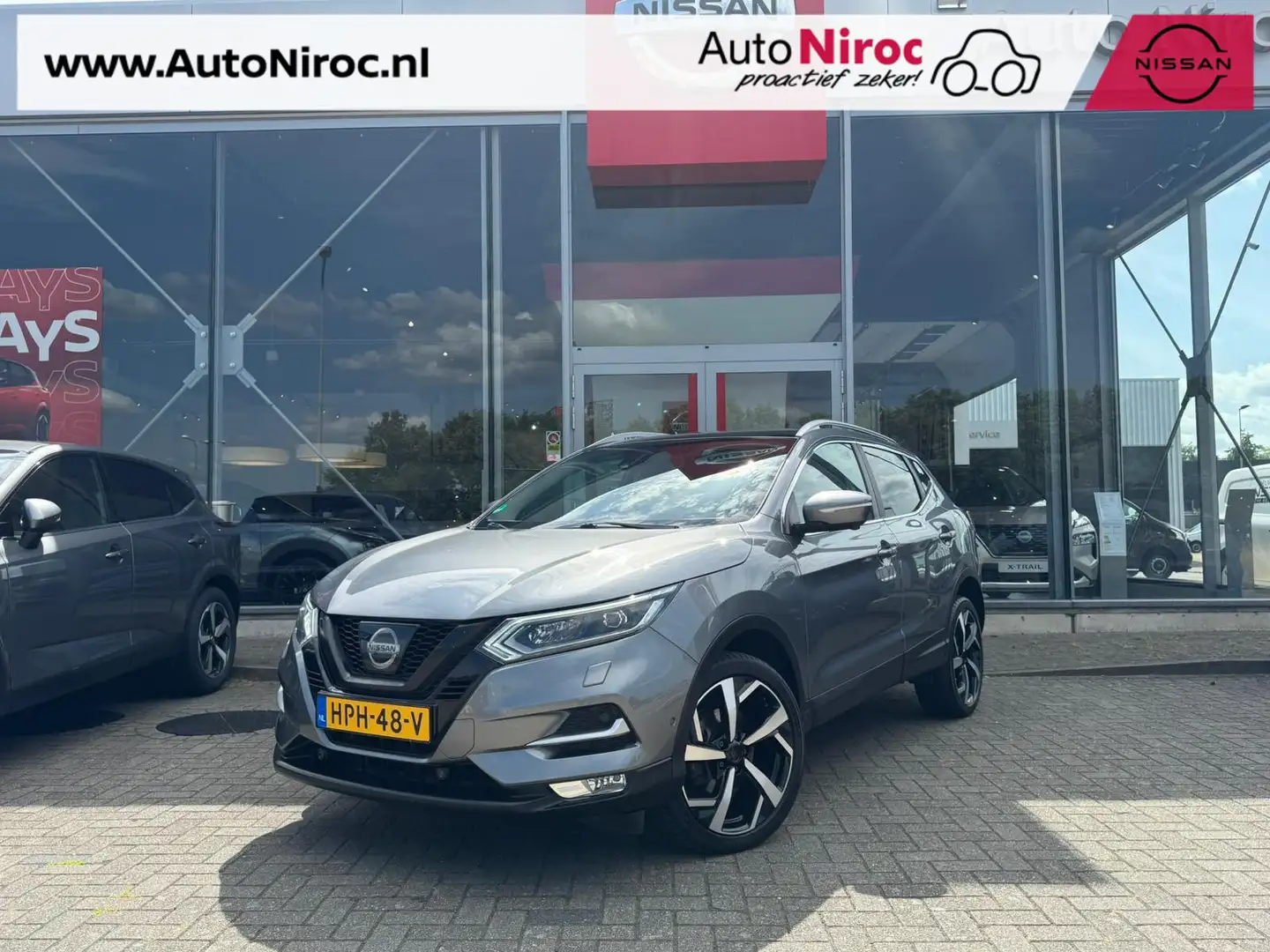 Nissan Qashqai 1.6 Tekna | 360° CAMERA | PANORAMADAK | STOELVERWA Grijs - 1