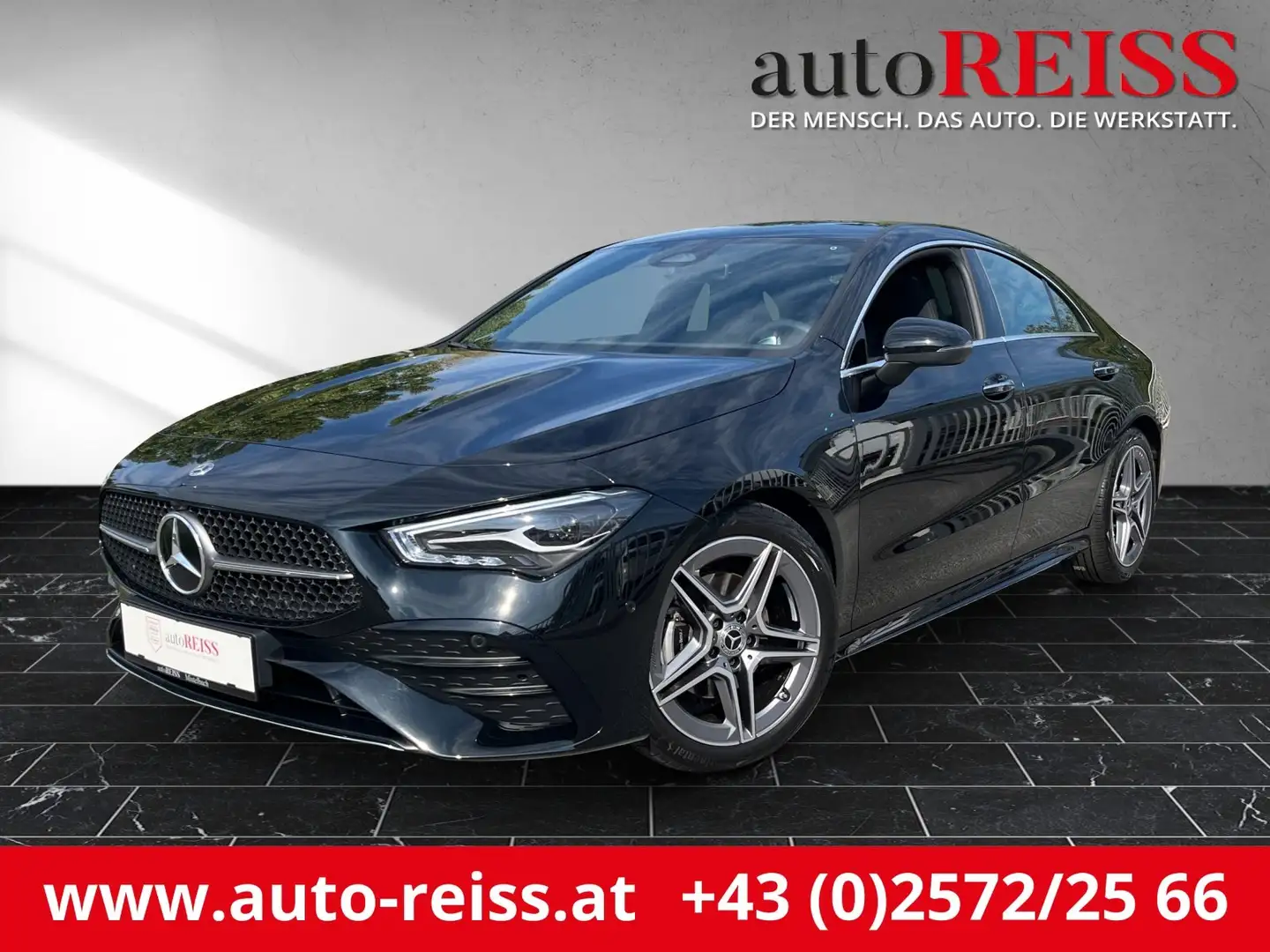 Mercedes-Benz CLA 180 Coupé /// AMG Line Schwarz - 1