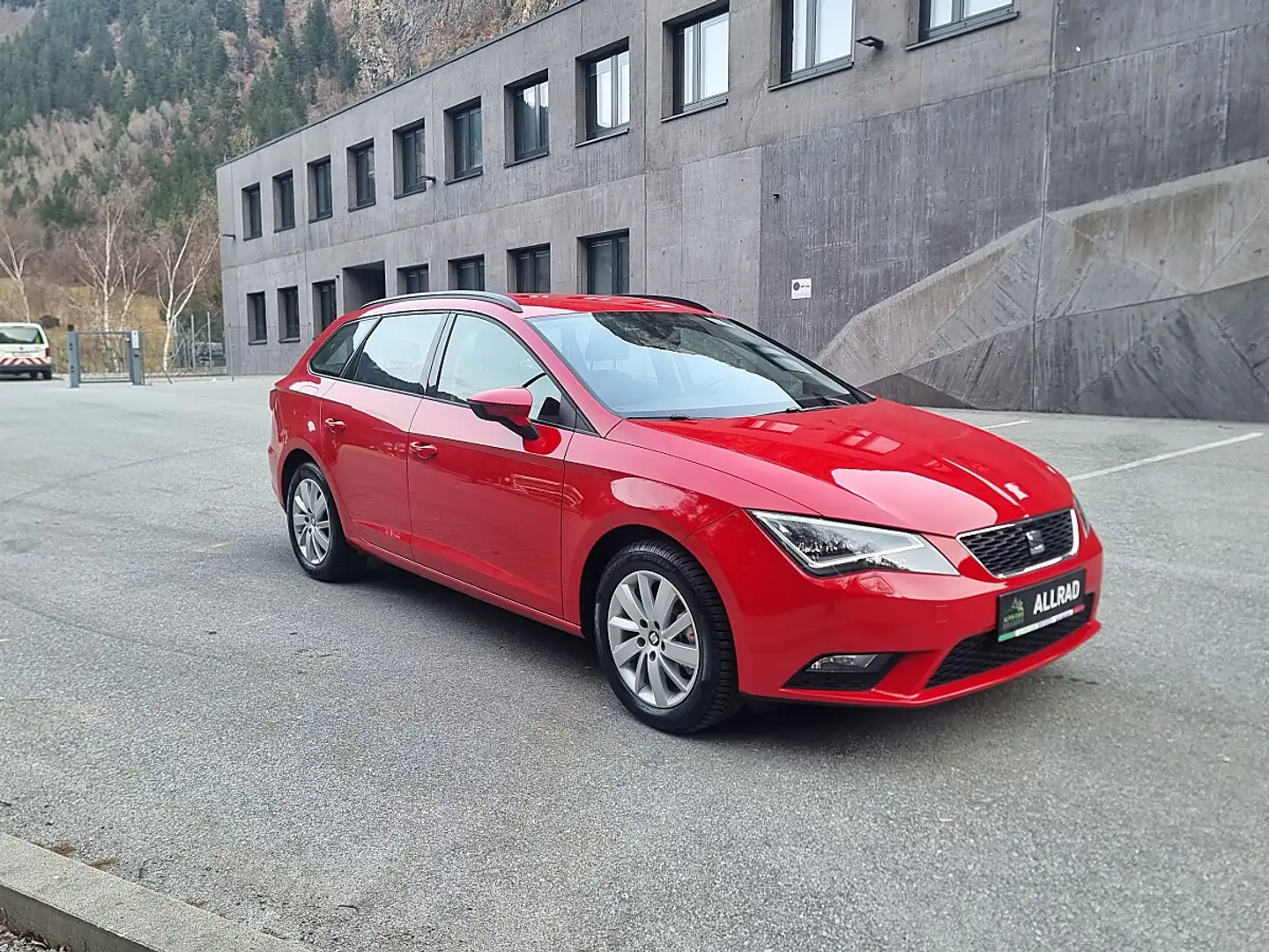 SEAT Leon ST Executive 2,0 TDI CR 4Drive Schwarz - 1
