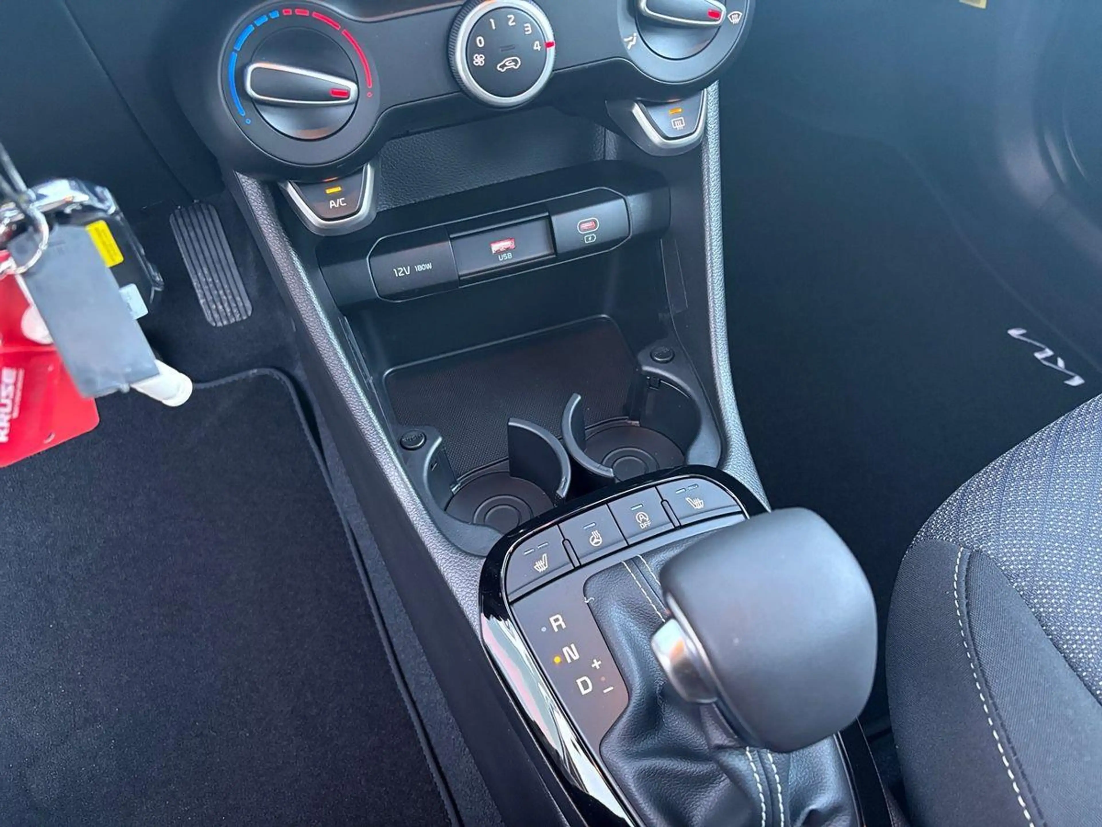 Kia Picanto 1.0 AMT Vision Navigation, Kamera — photo 12