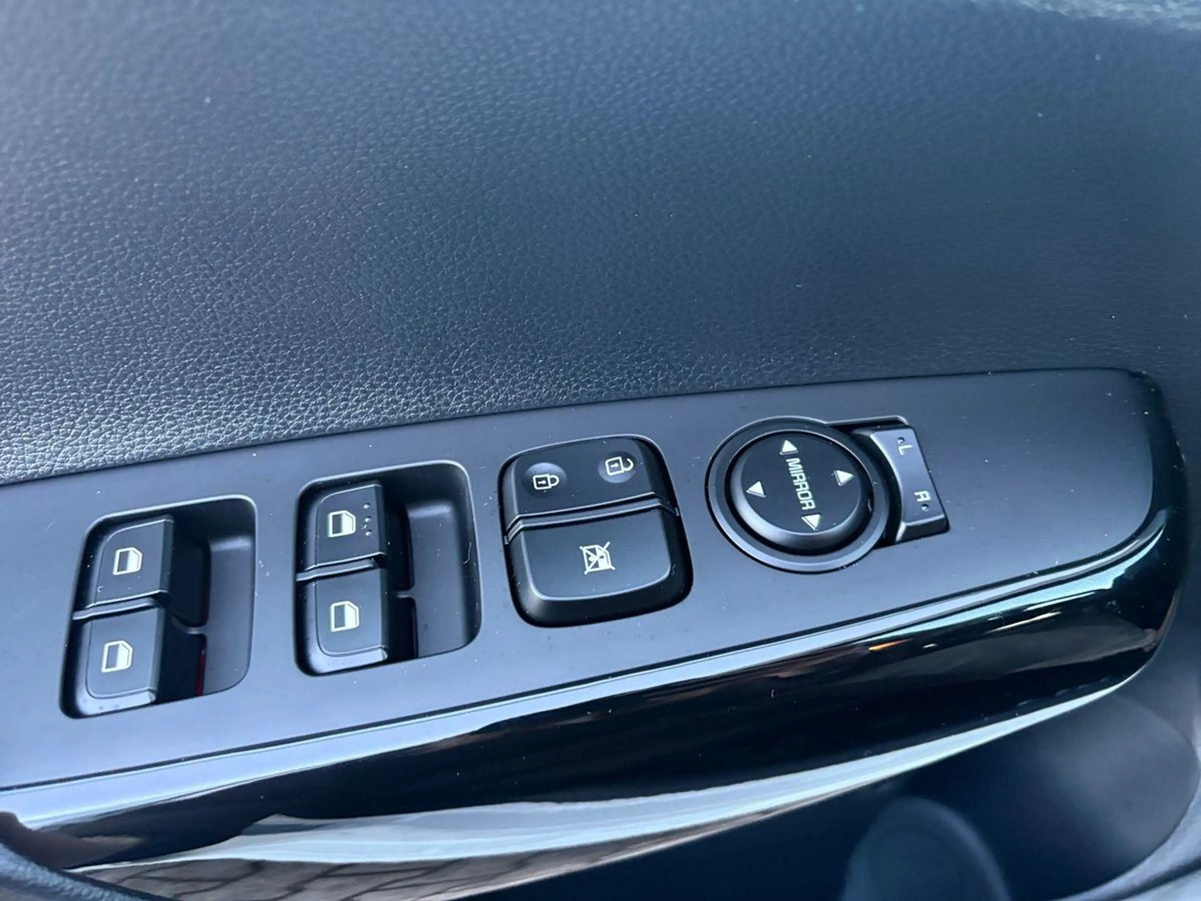 Kia Picanto 1.0 AMT Vision Navigation, Kamera — photo 13